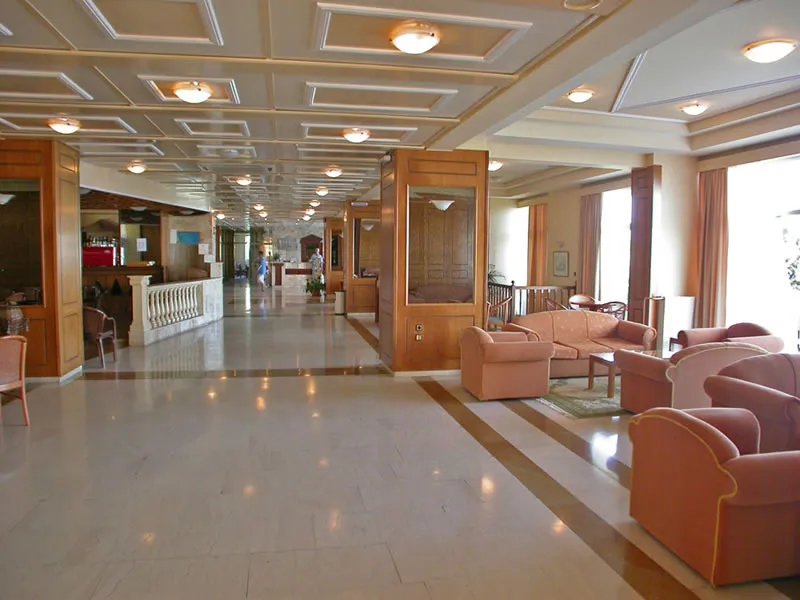 Lobby, Pappas, Kalamata