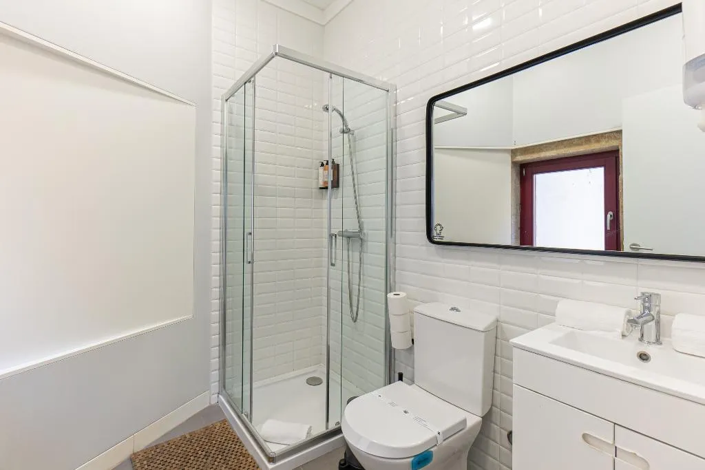 DOUBLE DELUXE Room, Selina Porto, Porto