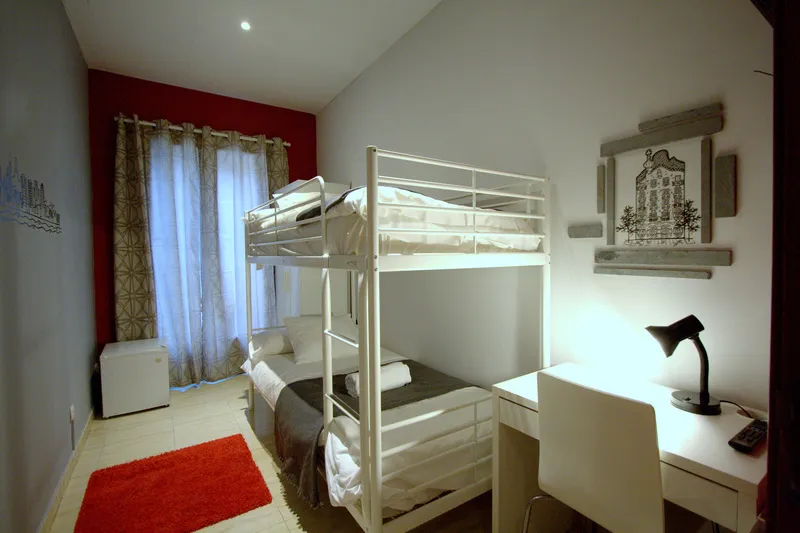 TWIN BUNK BED WITH SHARED BATHROOM Room, Artistic Hostel BCN, Barcelona