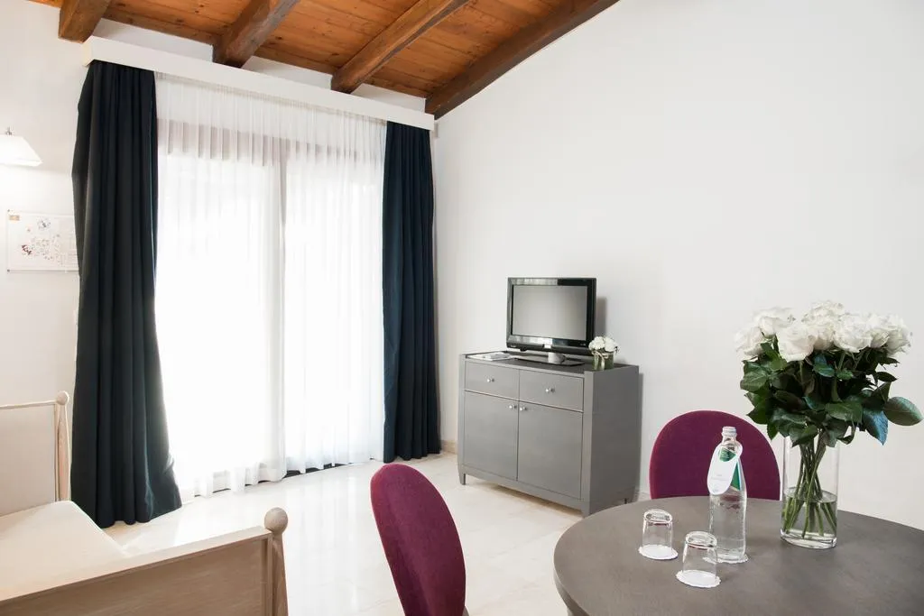 SUITE GARDEN VIEW Room, Is Arenas  Resort, Cagliari