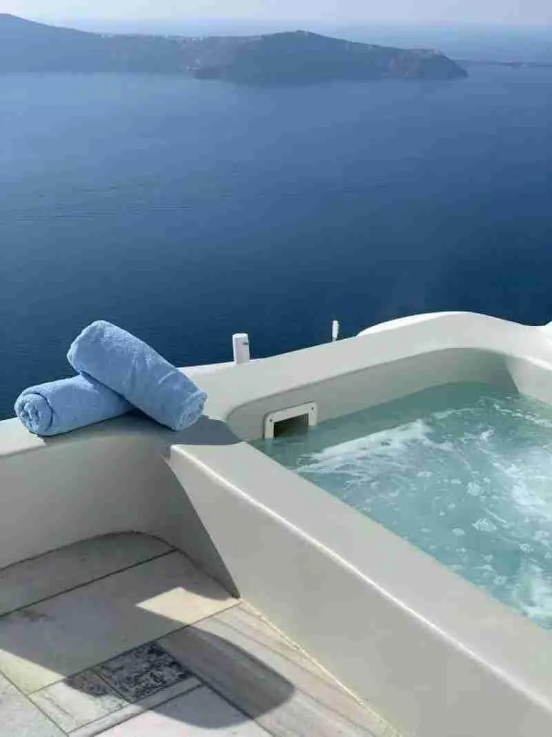 JUNIOR SUITE WITH JACUZZI Room, Iliovasilema Hotel & Suites, Santorini