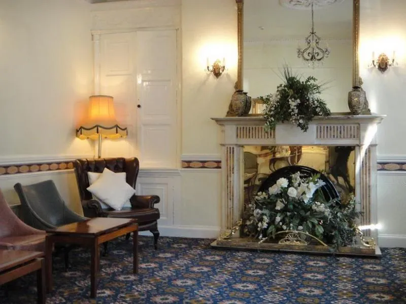 Lobby, Dergvale, Dublin