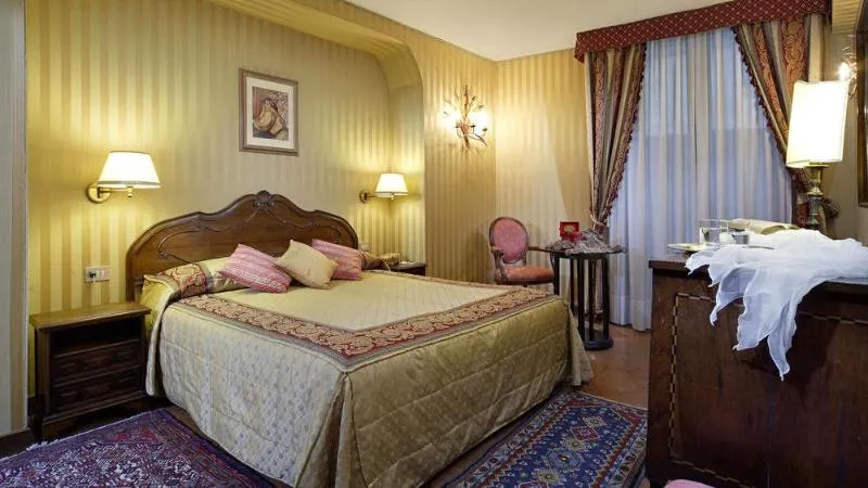 Room, Monna Lisa, Florence
