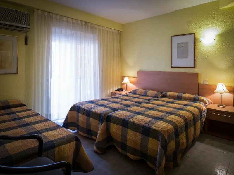 Double or Twin CAPACITY 3 Room, Felipe II, Valencia