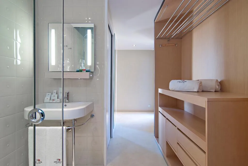Double or Twin PREMIUM Room, Axel Hotel Barcelona & Urban Spa, Barcelona