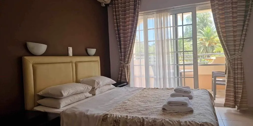 Room, Abc Sweet Home, Corfu