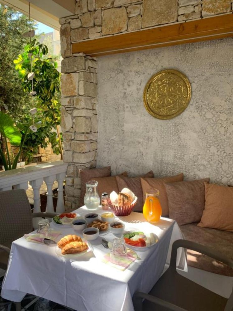 Vila Rias, Kavaje