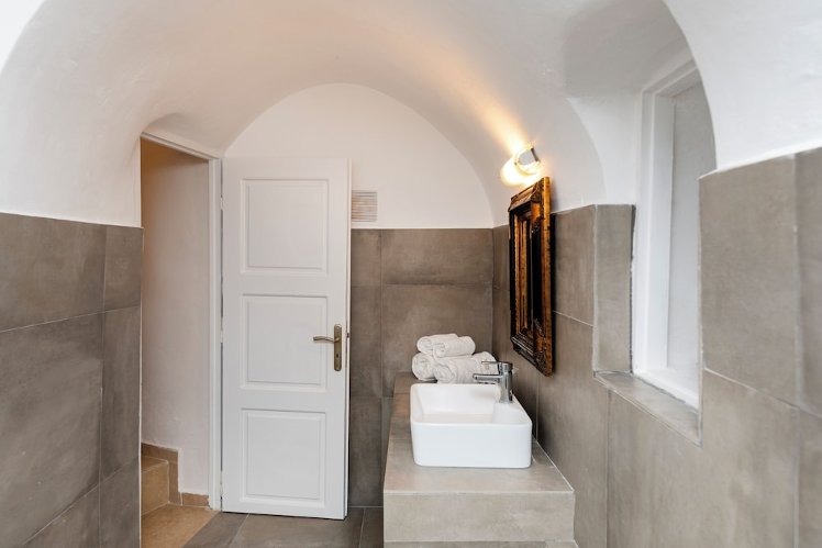La Maltese Estate, Santorini