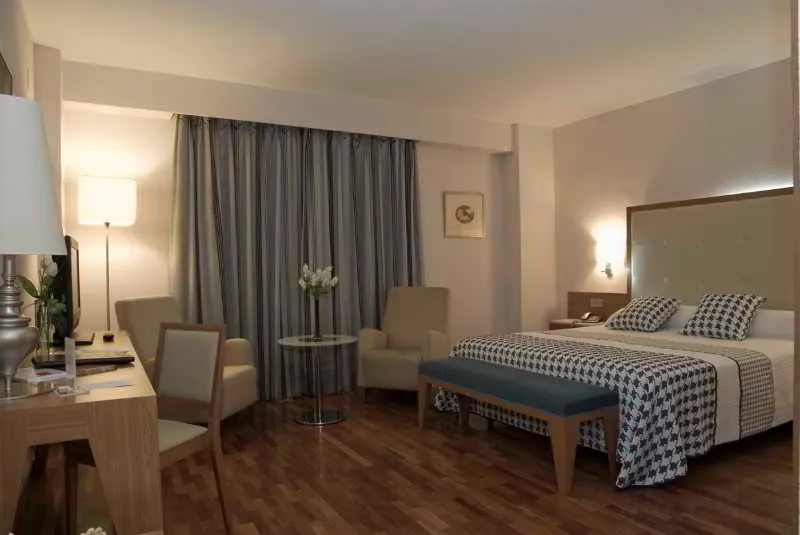 DOUBLE SUPERIOR Room, Santa Cecilia, Madrid