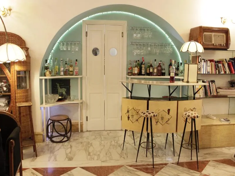 Lobby, Emona Aquaeductus, Naples