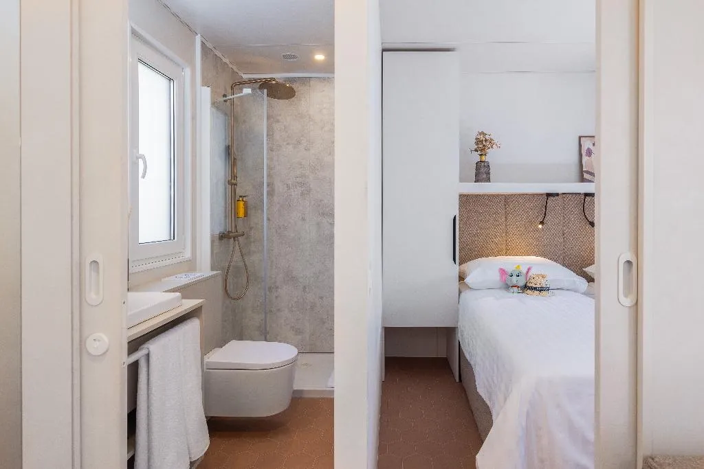 MOBILE HOME TWO BEDROOMS TWO BATHROOMS Room, Pinadria Camping Resort, Split