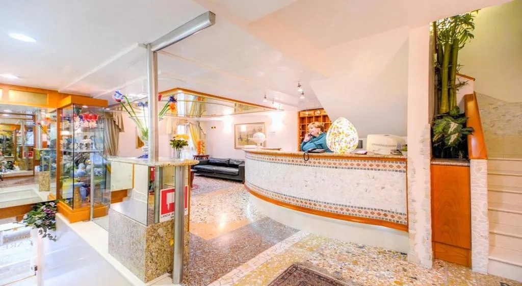 DOUBLE STANDARD Room, Antica Casa Carettoni, Venice
