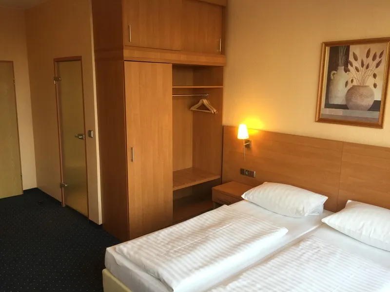DOUBLE STANDARD Room, Amber Econtel Berlin Charlottenburg, Berlin