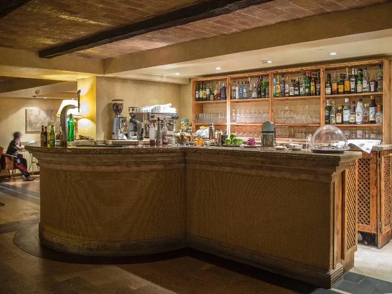 Bar, Yomo Patagonia, Arinsal