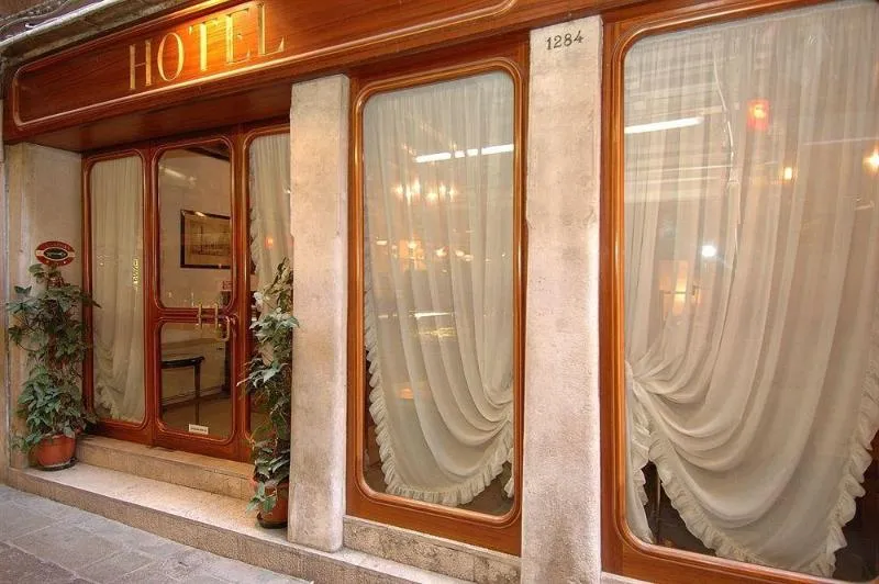 General view, Casanova, Venice