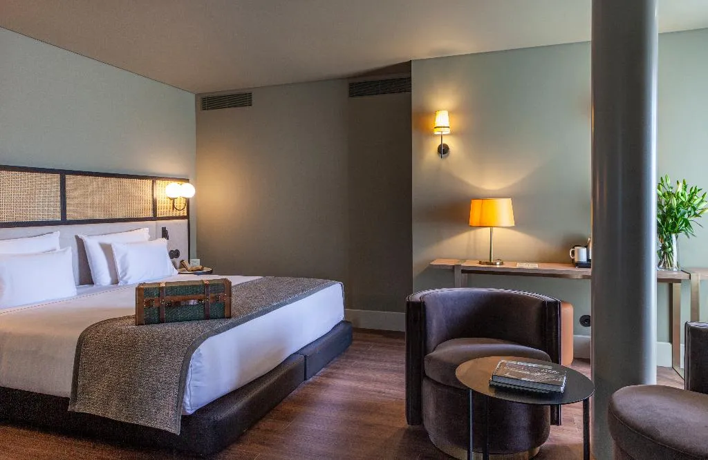 Room, Timbre Virtudes, Porto