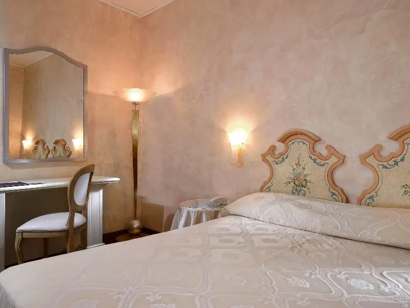 Double or Twin STANDARD Room, Amadeus, Venice