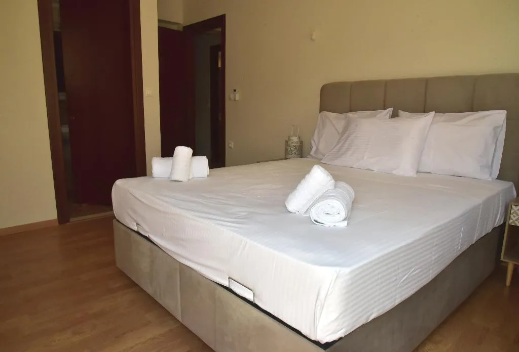APARTMENT CAPACITY 4 TWO BEDROOMS Room, Pearls of Crete-Holiday Residences, Crete