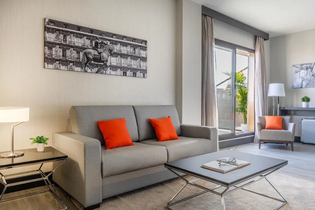 SUITE SUPERIOR KING BED Room, Novotel Madrid Center, Madrid