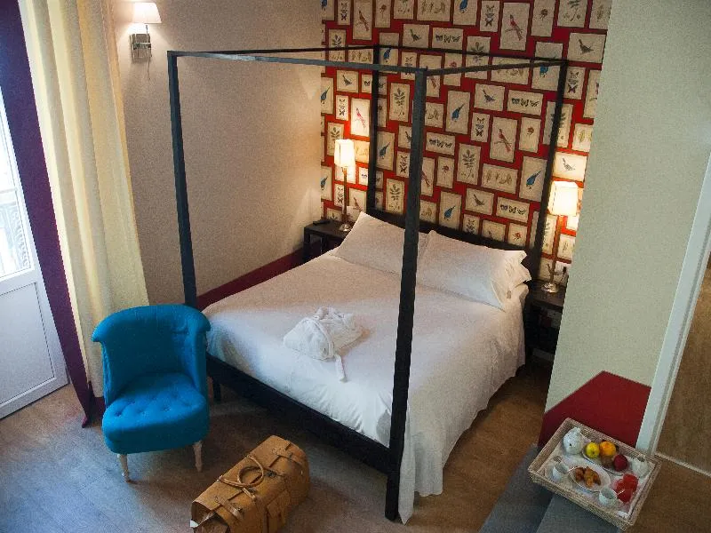 DOUBLE STANDARD Room, Black 5 Florence Suite, Florence