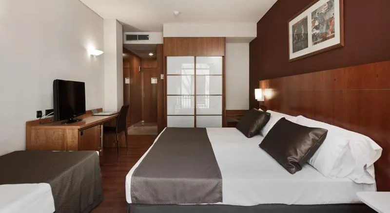 JUNIOR SUITE STANDARD Room, Catalonia Puerta del Sol, Madrid