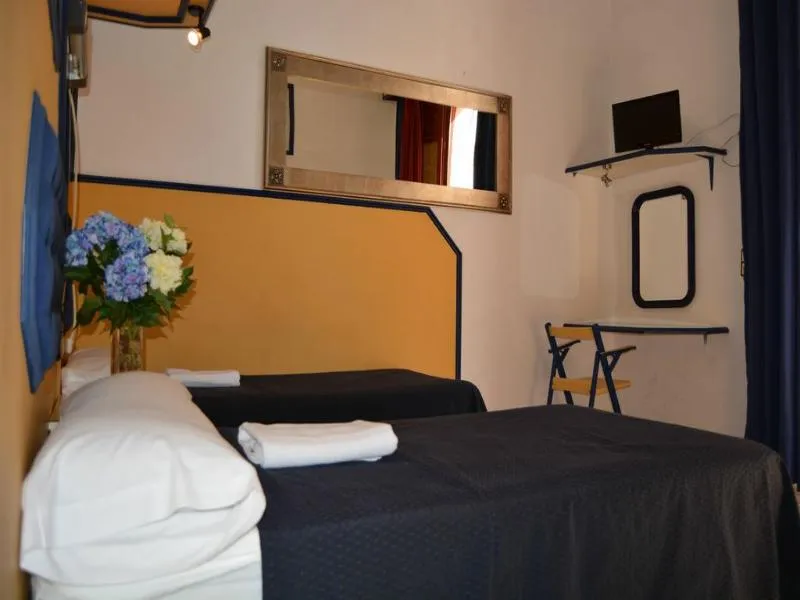 DOUBLE STANDARD Room, Nuevo Pino, Seville
