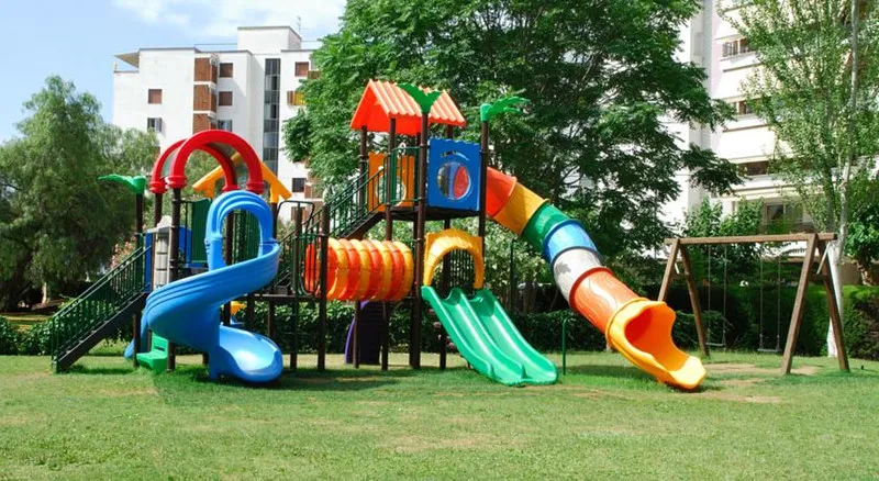 Sports and Entertainment, Surf Mar, Costa Brava