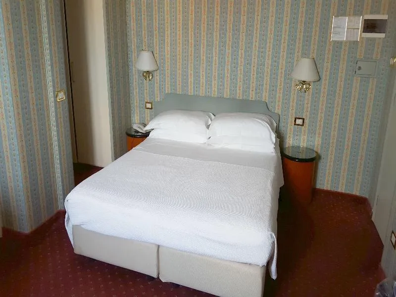 QUADRUPLE STANDARD Room, Hotel Biasutti, Venice