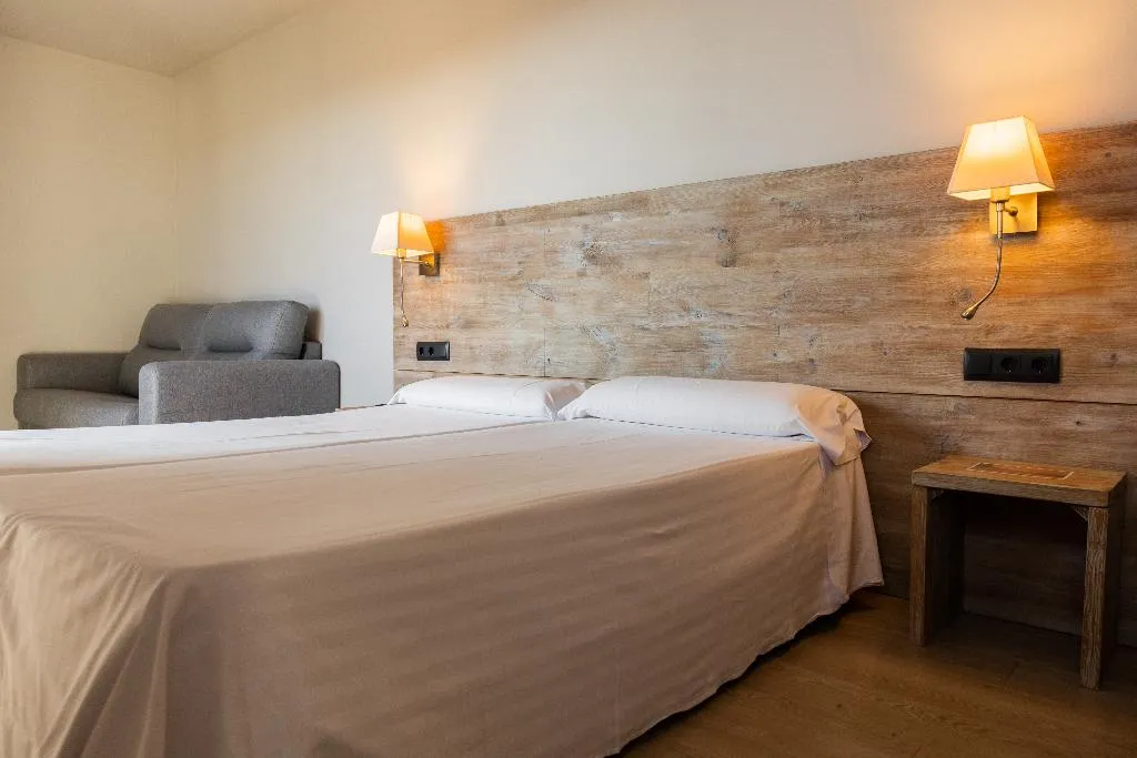 APARTMENT TWO BEDROOMS Room, Arrels d' Emporda Aparthotel, Costa Brava