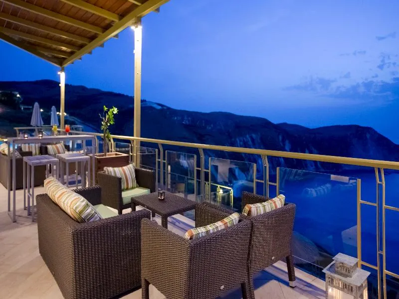 Bar, Petani Bay, Kefallinia