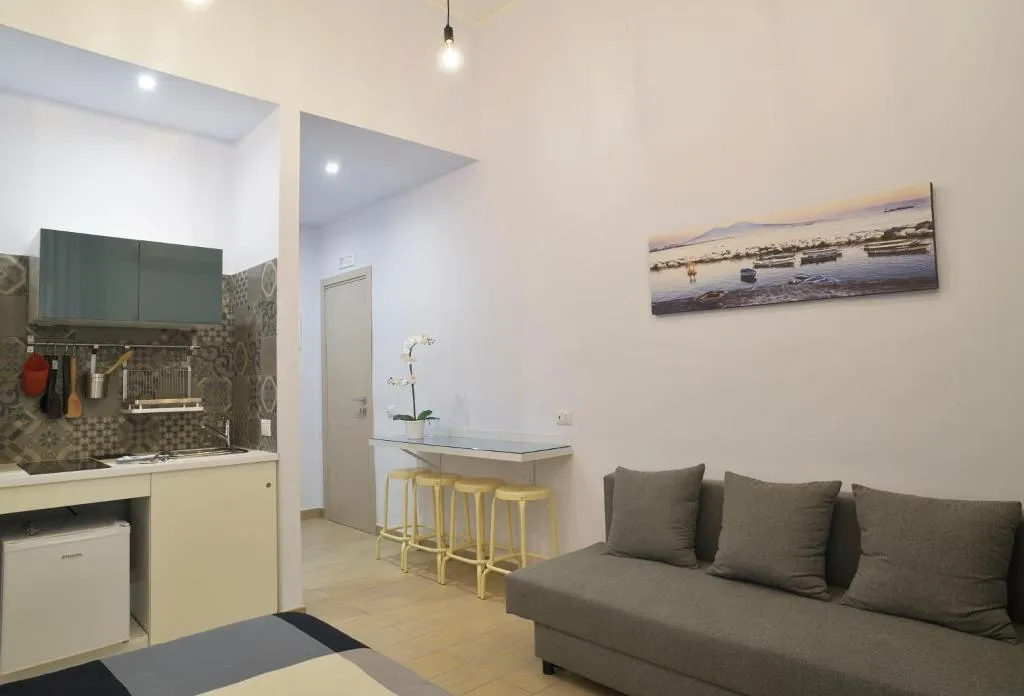 QUADRUPLE DELUXE Room, B B Emme21, Naples