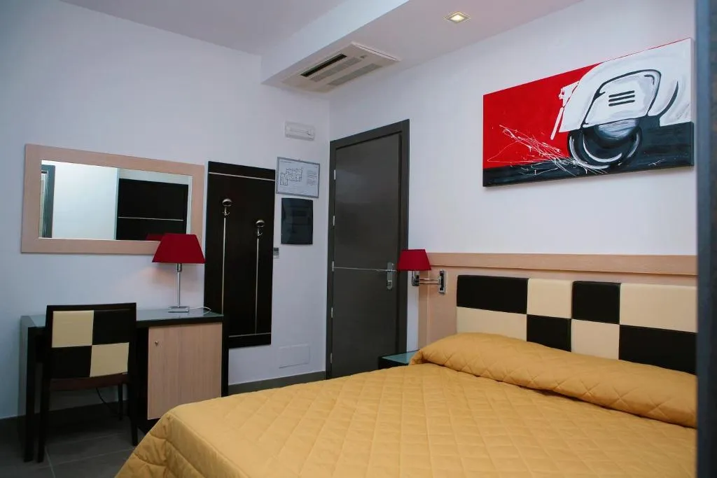 Double or Twin STANDARD Room, Visagi, Naples