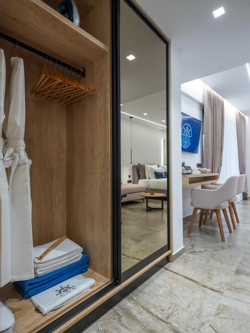 SUITE WITH JACUZZI Room, Captain Napoleon Paterakis CNP Luxurious Suites, Crete