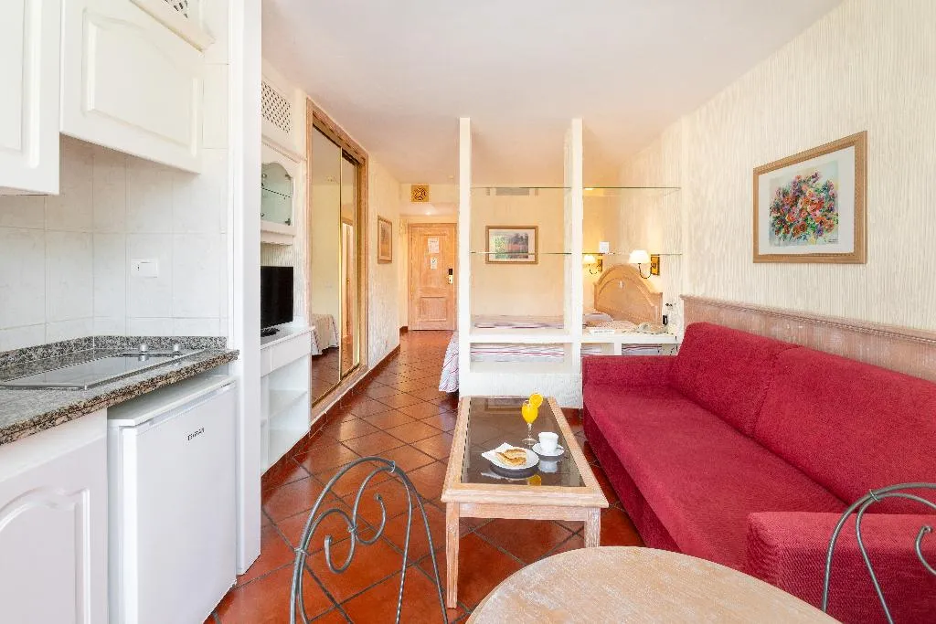 Room, Masaru, Tenerife