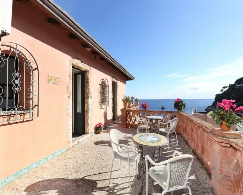 Terrace, Hotel Villino Gallodoro, Taormina