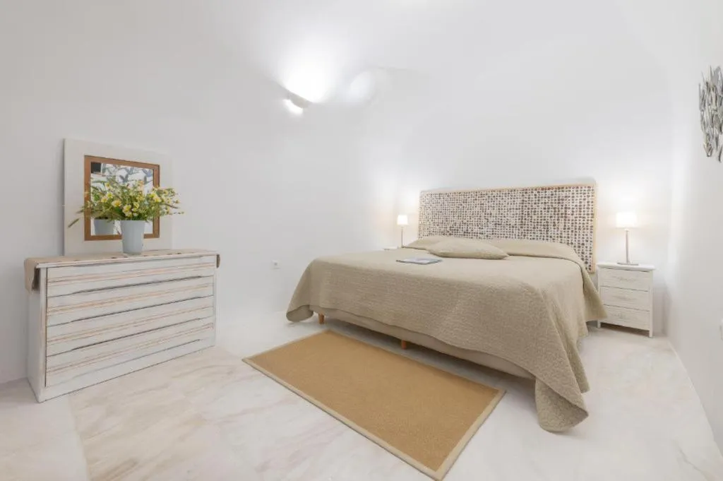 VILLA WITH PRIVATE POOL Room, Armeni Luxury Villas, Santorini