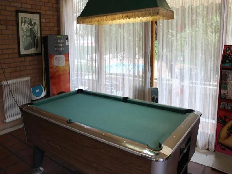 Sports and Entertainment, Alpha, Costa Blanca