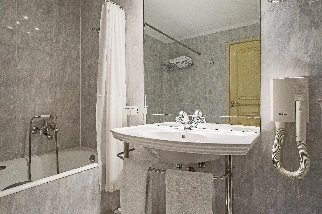 Double or Twin STANDARD Room, Airotel Stratos Vassilikos, Athens