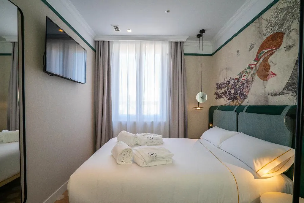 SUITE STANDARD Room, SmartRental Collection Gran Vía Capital, Madrid
