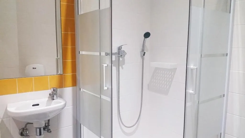 Room, O2 Hostel, Porto