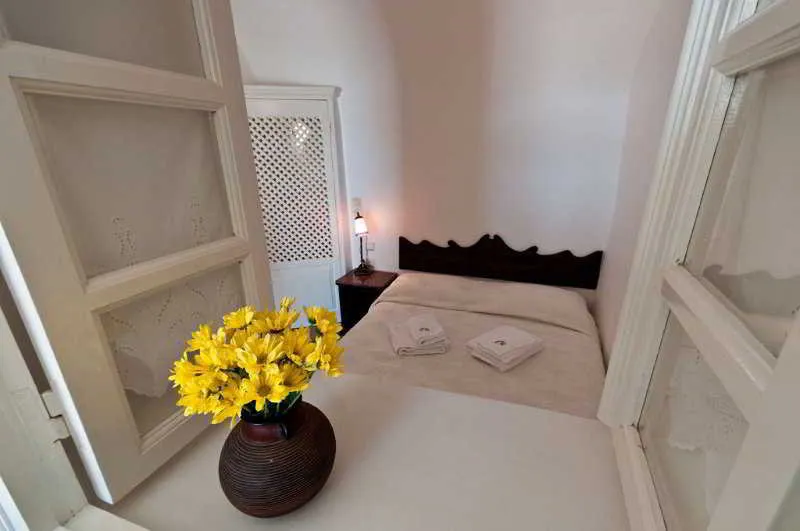 Room, Cori Rigas Suites, Santorini