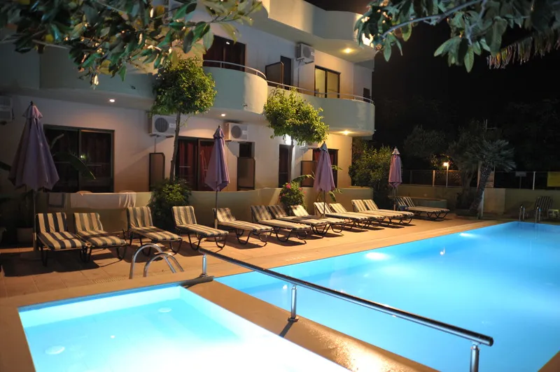 Pool, Anseli, Rhodes