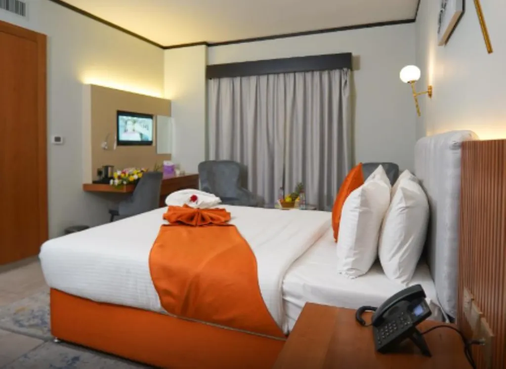 Double or Twin STANDARD Room, Concorde Palace Hotel, Dubai
