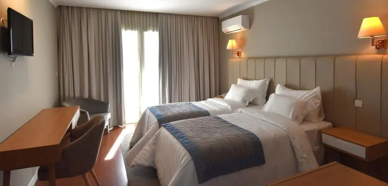 SINGLE POOL VIEW Room, Suave Mar, Porto