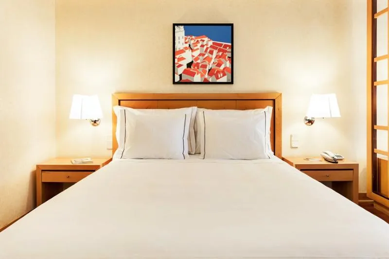 Room, Roma, Lisbon
