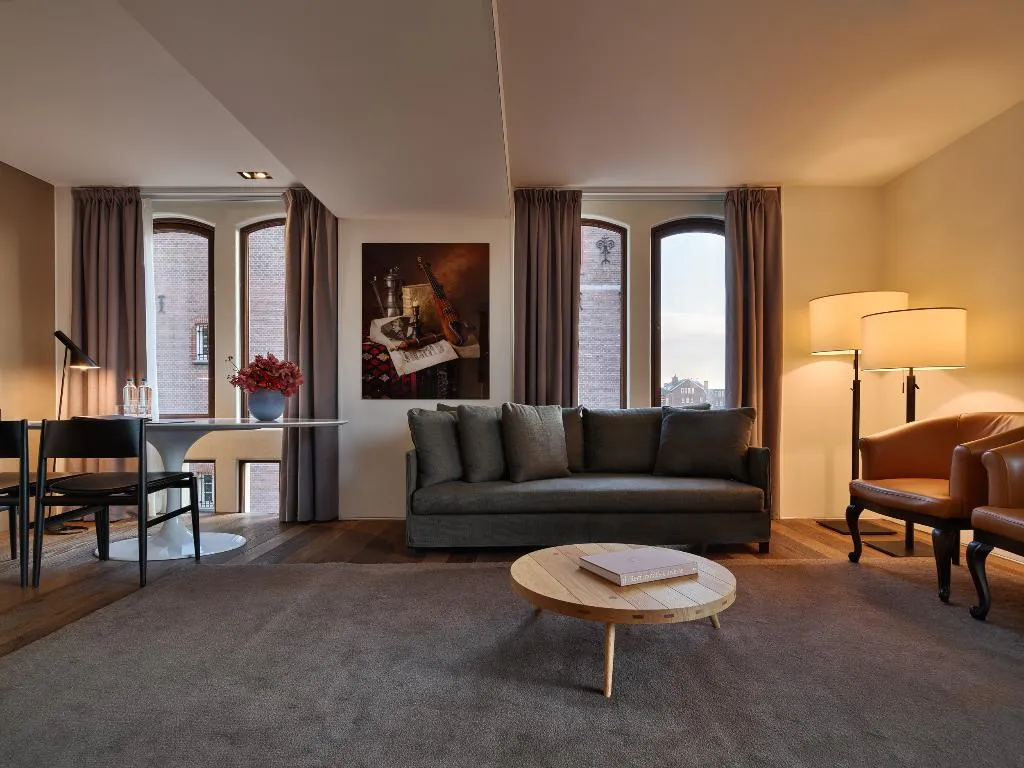 JUNIOR SUITE GRAND Room, Mandarin Oriental Conservatorium, Amsterdam, Amsterdam