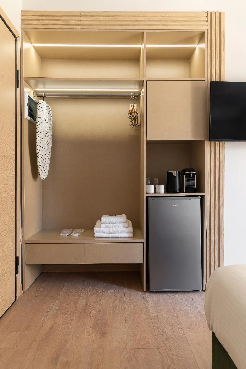 DOUBLE SUPERIOR Room, Phalerus Suites, Athens