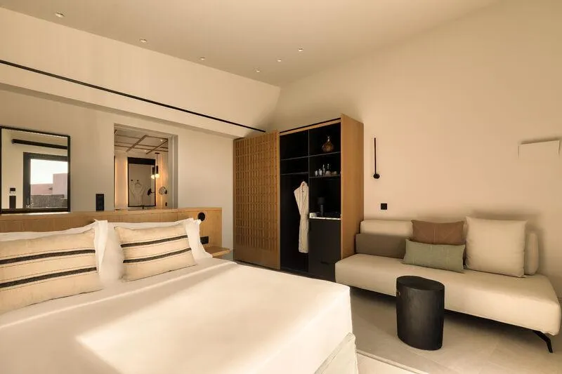 Room STANDARD Room, Domes Novos Santorini Autograph Collection, Santorini