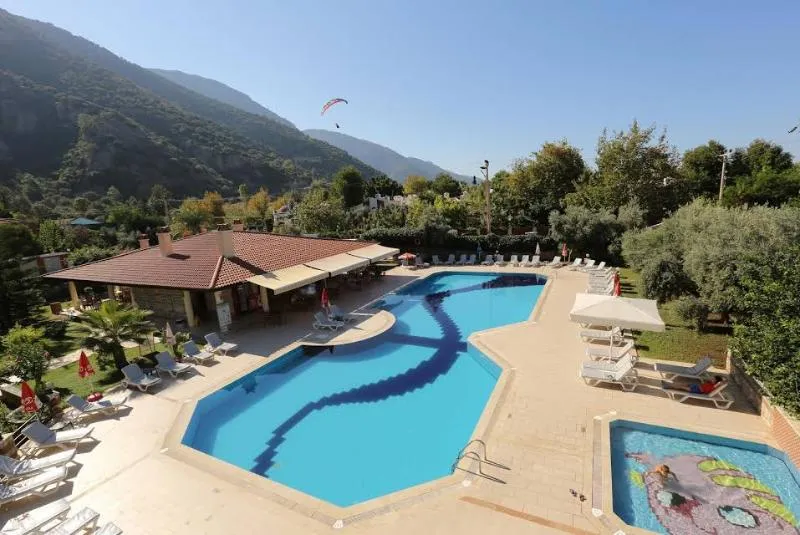 Pool, Mavruka, Dalaman