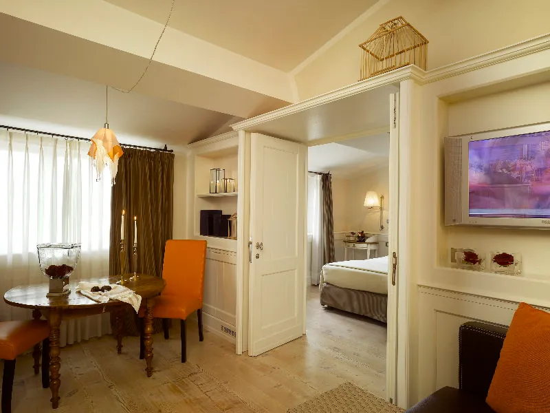 Room, Palazzo Firenze, Florence